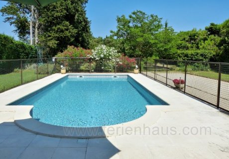 Ferienhaus mit Pool bei Carpentras in der Provence