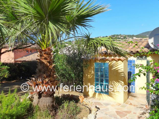 warm-kalte Außendusche am Ferienhaus in Les Issambres, Südfrankreich