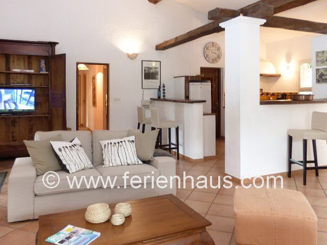 Offenes Wohn-Esszimmer -  Ferienhaus mit Pool im Hinterland der Küste in Flayosc - PRV065