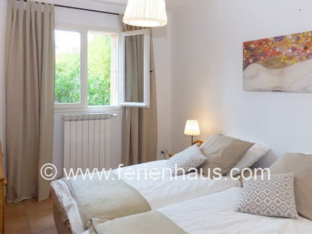 Schlafzimmer mit Einzelbetten - Ferienhaus mit Pool im Hinterland der Küste in Flayosc - PRV065