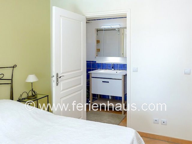 Ferienhaus Provence, moderne Bäder