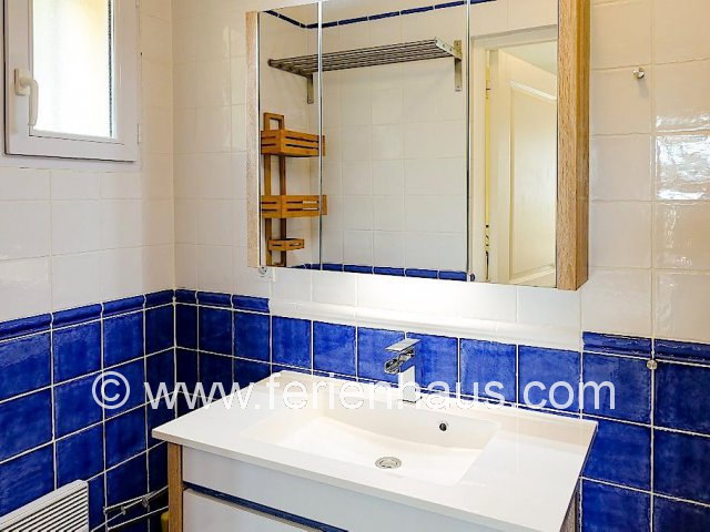 Ferienhaus Südfrankreich, moderne Bäder, privater Pool