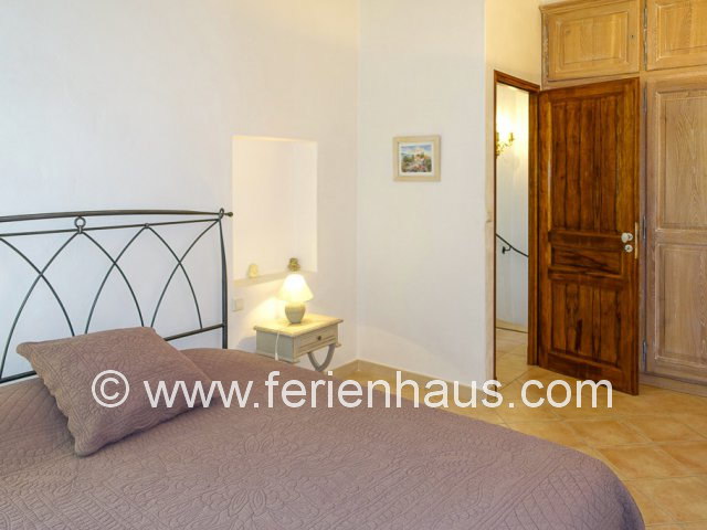 Schlafzimmer im Obergeschoß im Ferienhaus in L'Isle sur la Sorgue